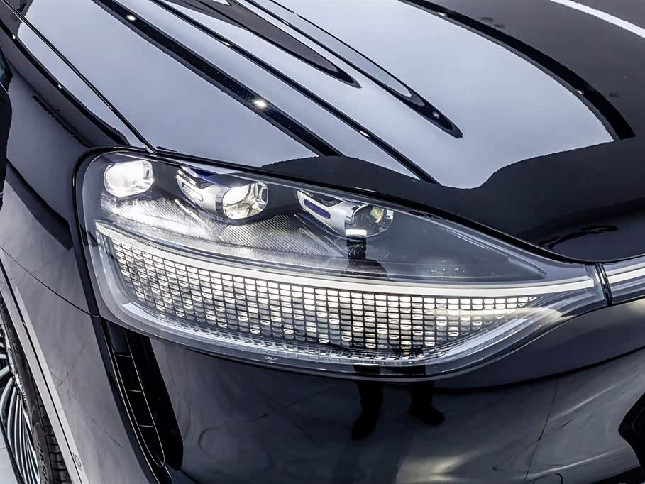 AITO Ask the world M9