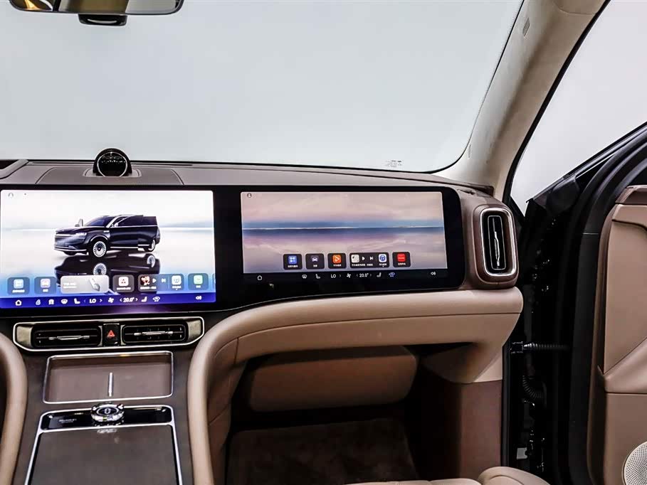 AITO Ask the world M9