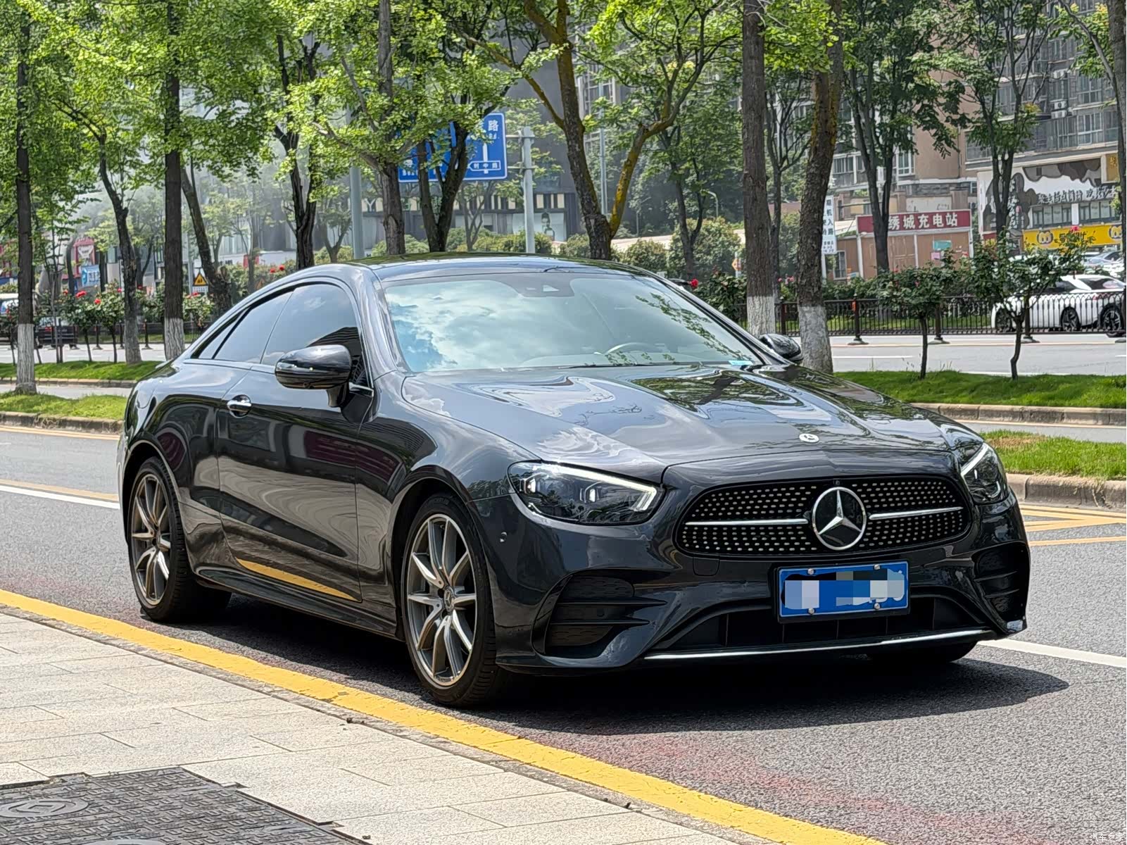 Mercedes-Benz E-Class, 2022 3