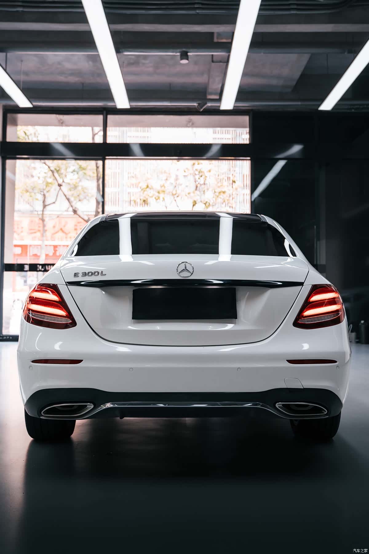 Mercedes-Benz E-Class, 2018 4