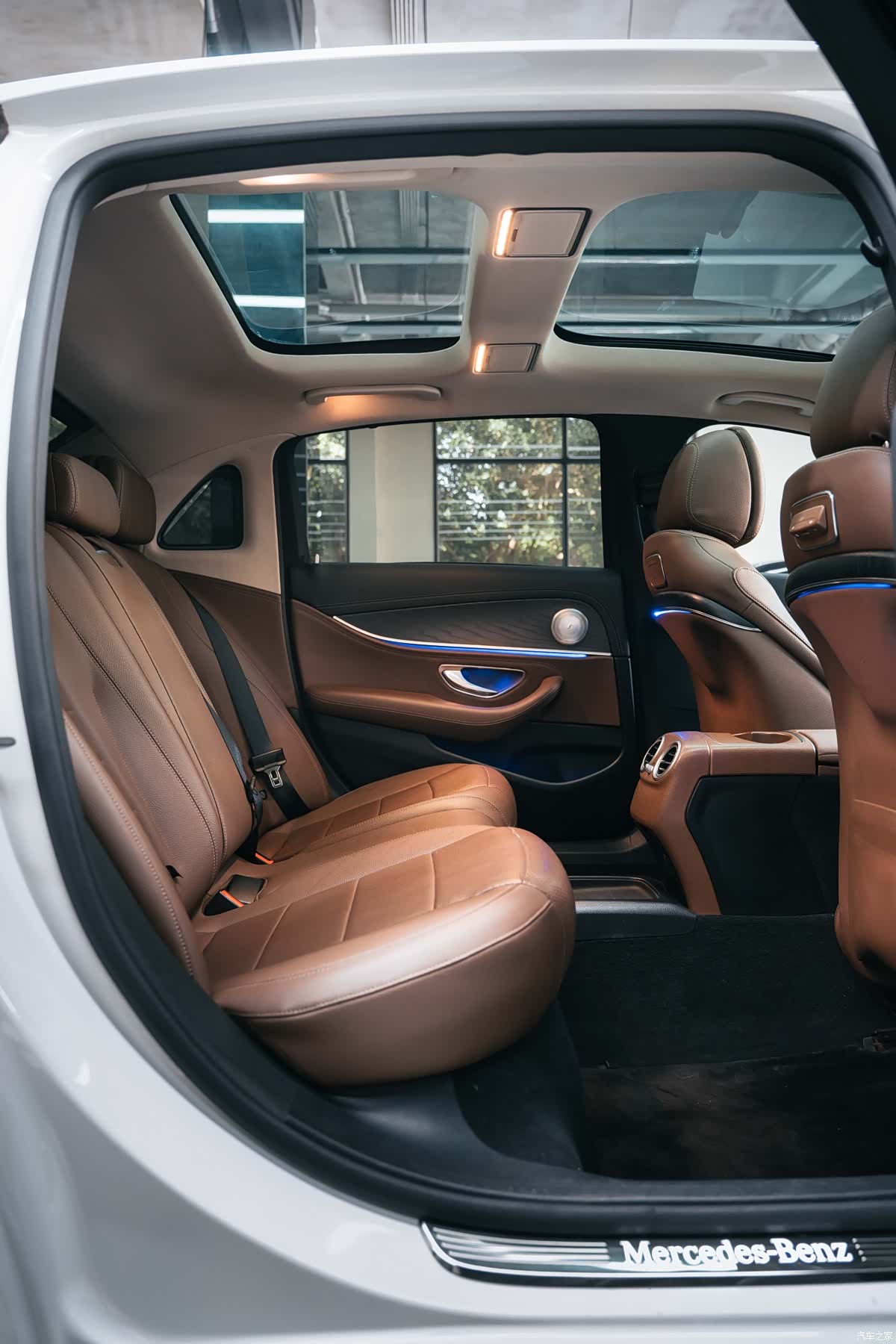 Mercedes-Benz E-Class, 2018 12