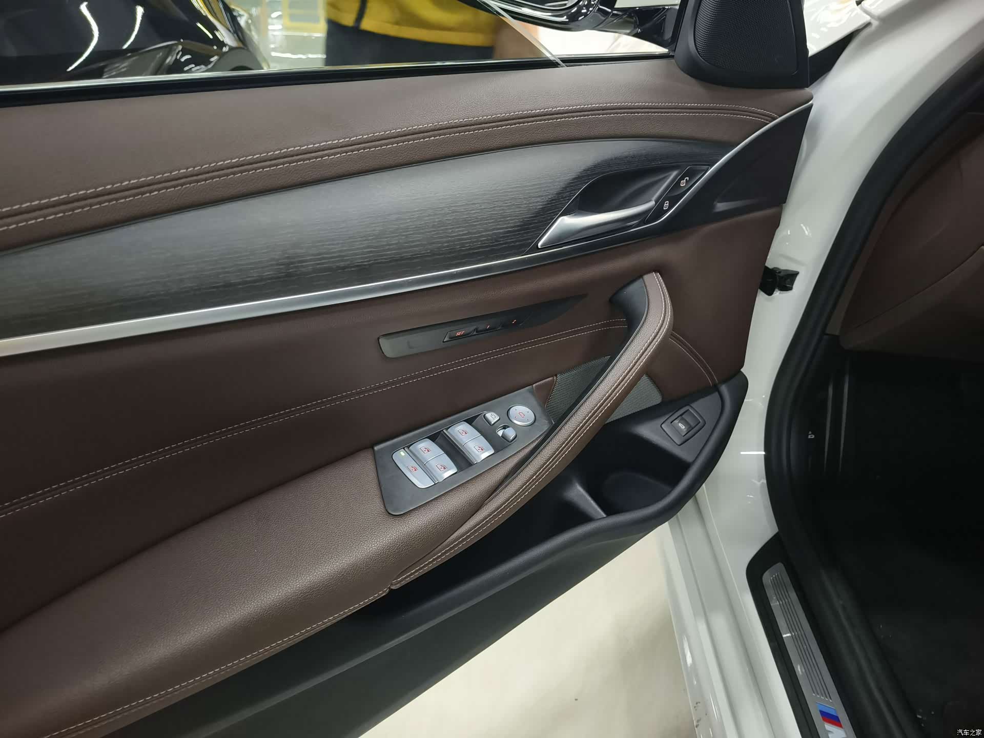 BMW 5 Series, 2023 9