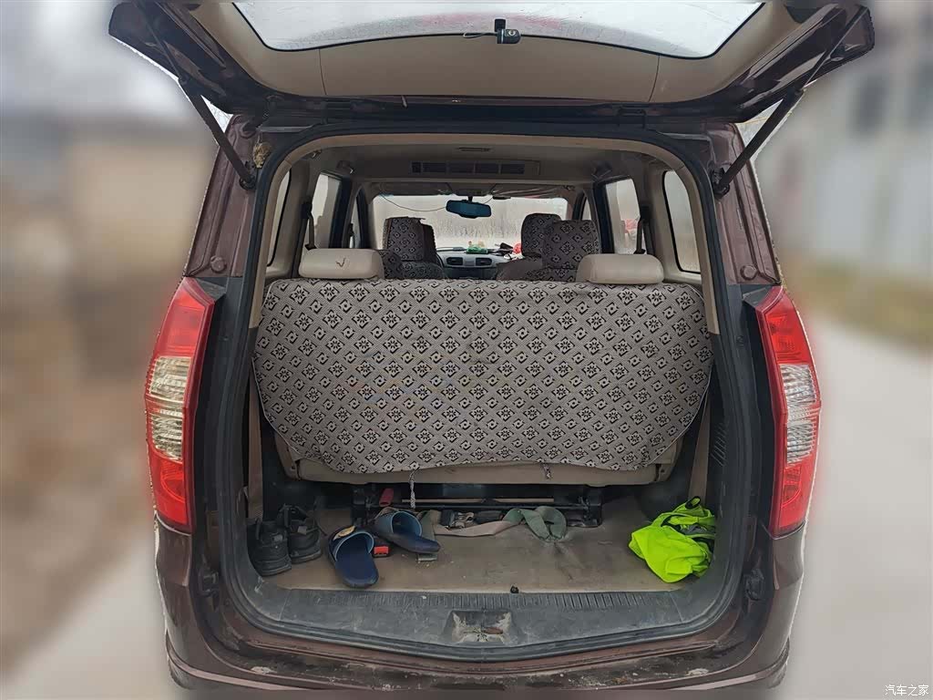 Wuling Hongguang, 2017 10