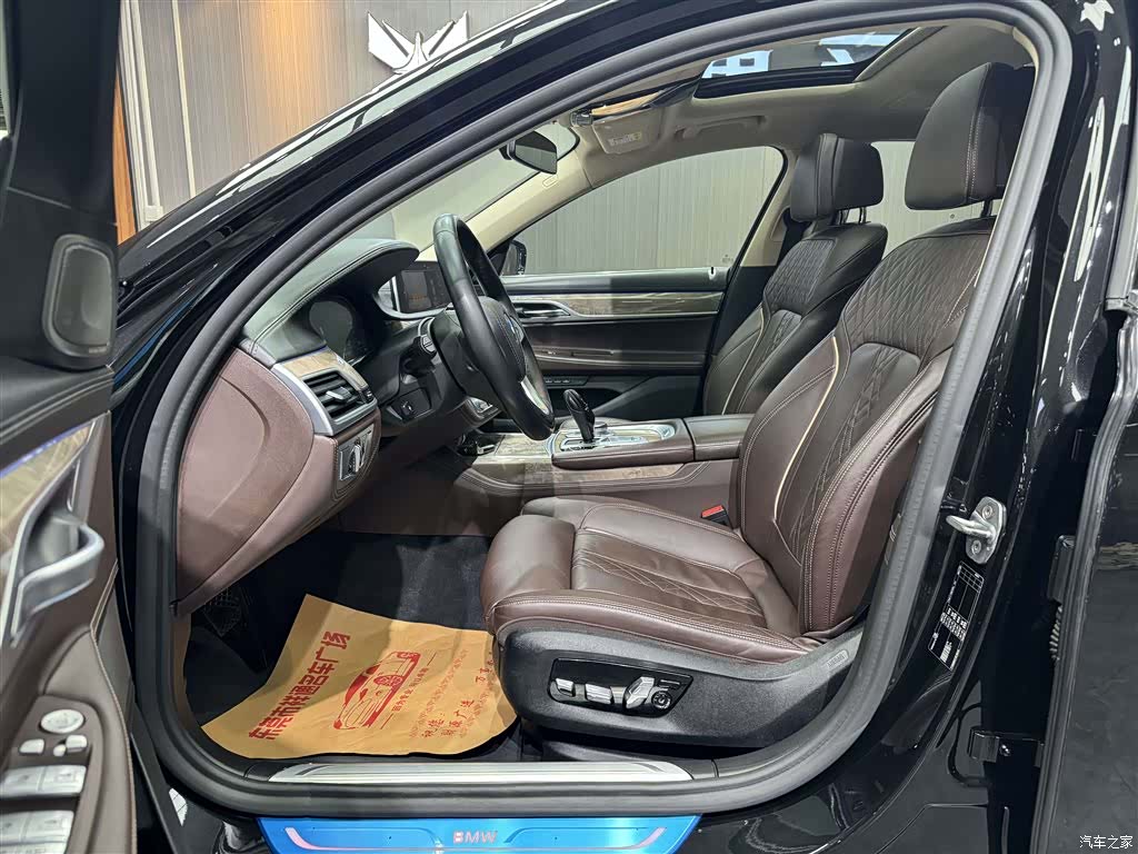 BMW 7 Series, 2019 все фото
