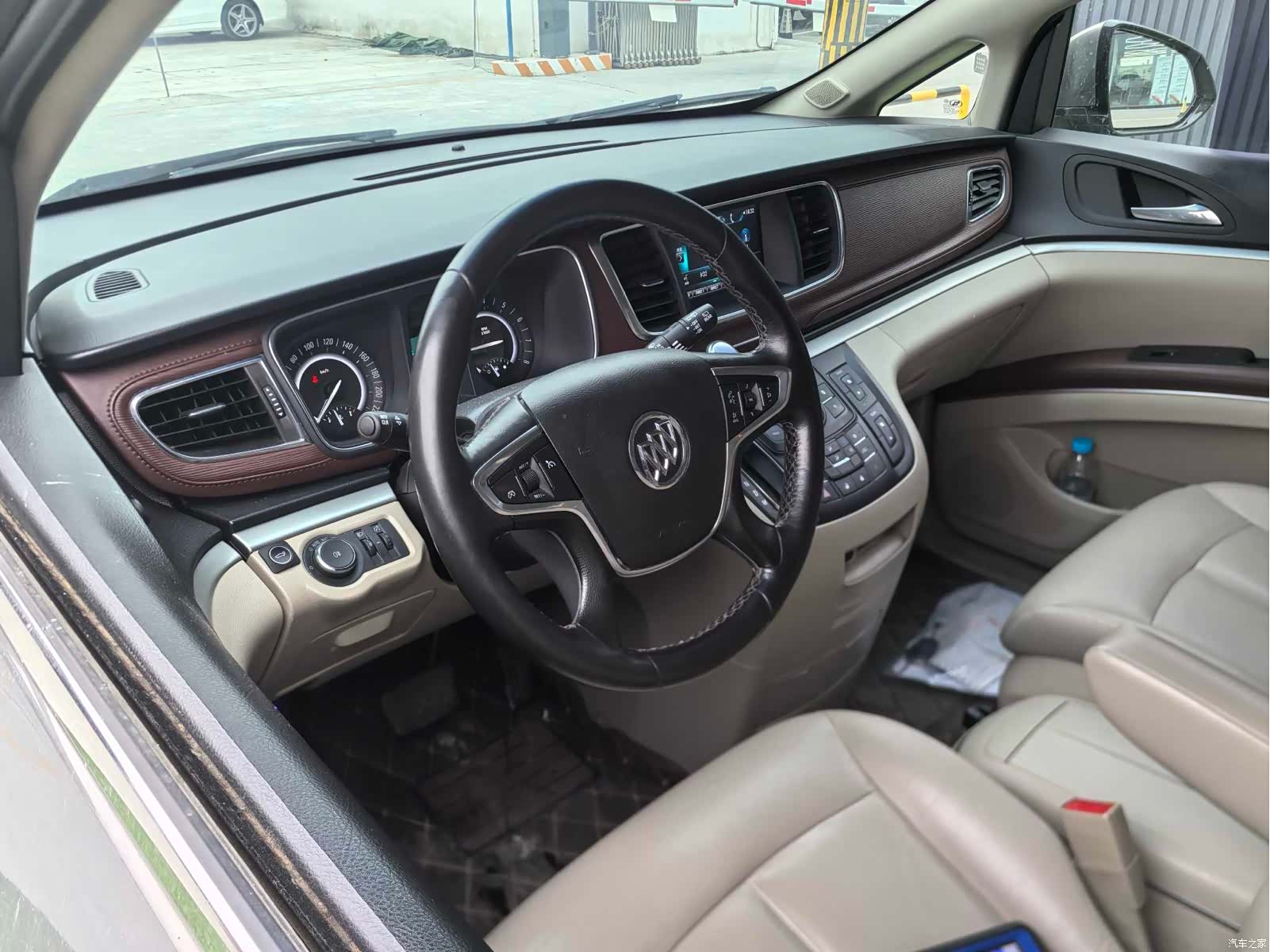 Buick GL8, 2020 4