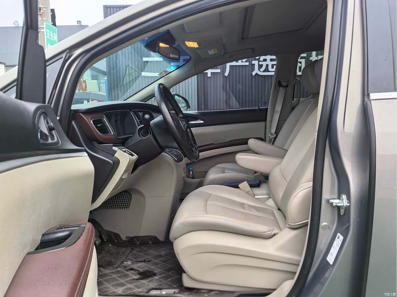 Buick GL8, 2020 все фото