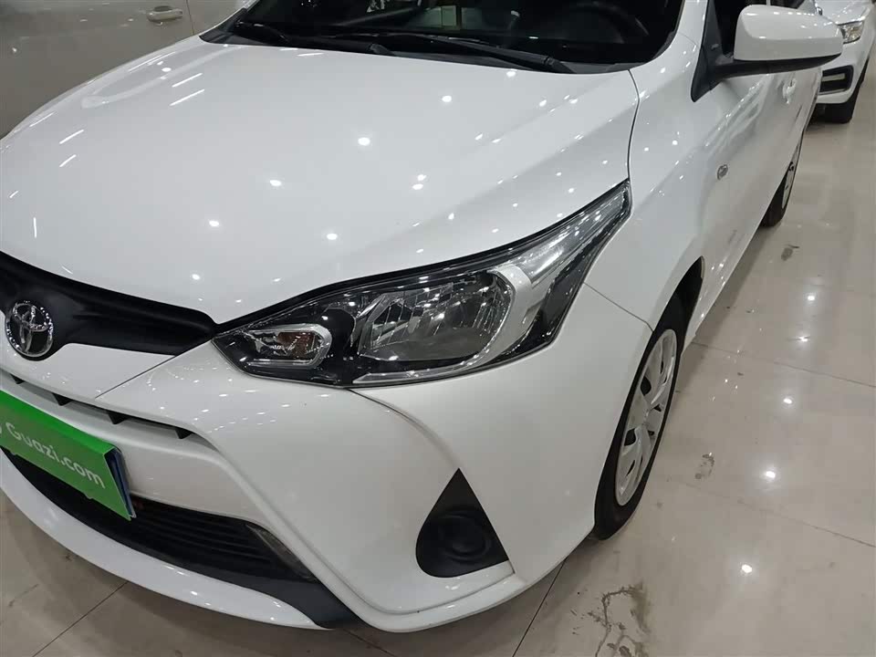 Toyota YARiS L to enjoy