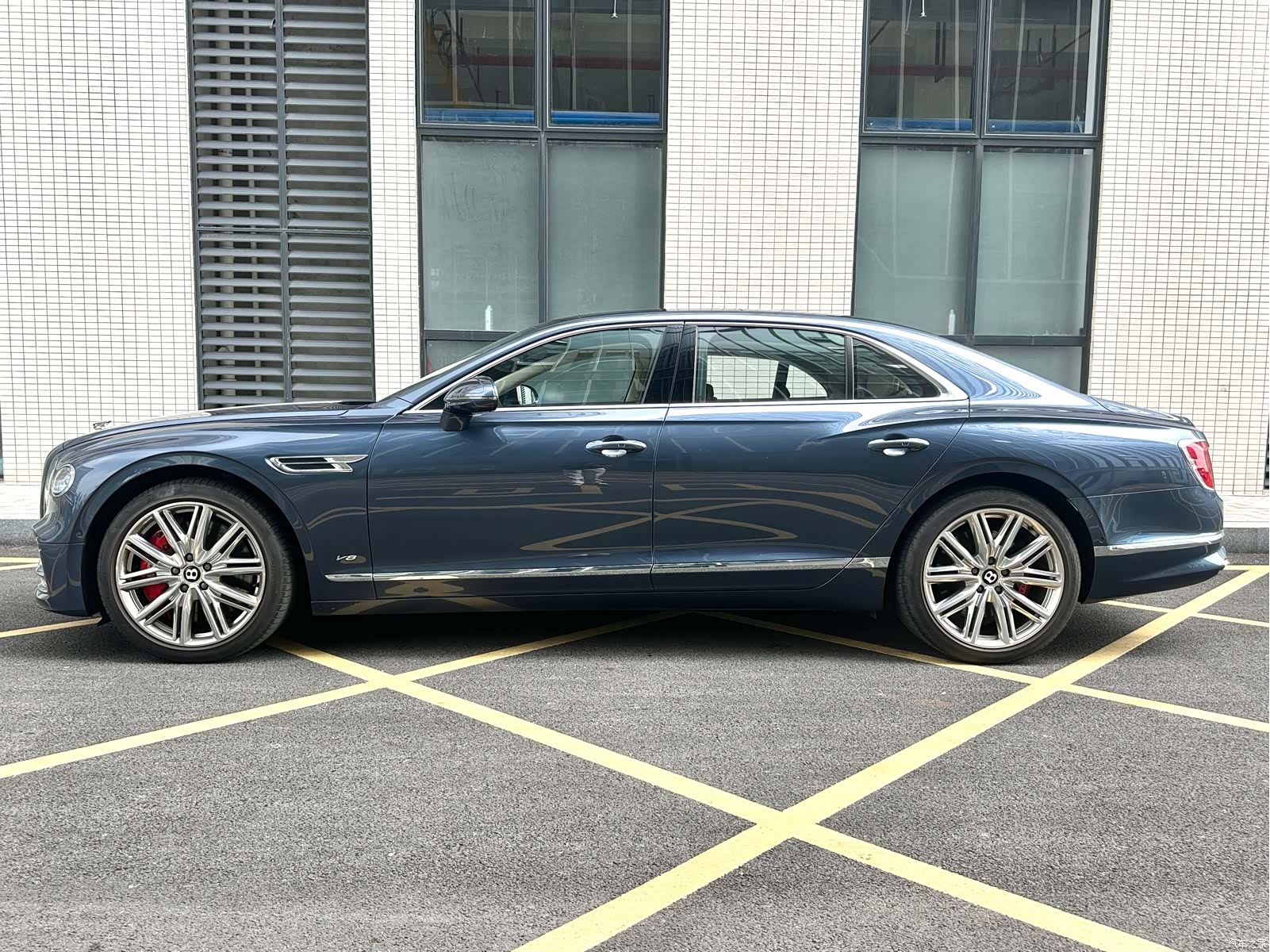 Bentley Flying Spur, 2021 3