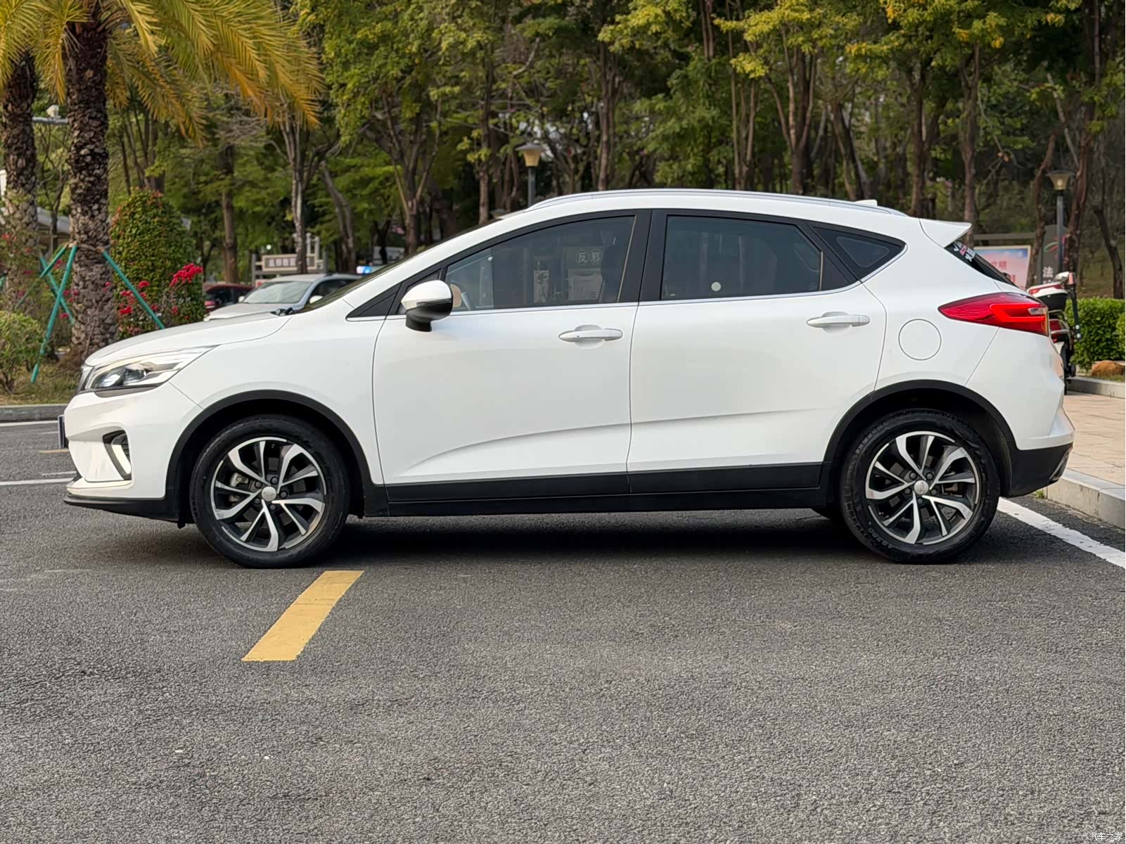Geely Emgrand, 2020 9