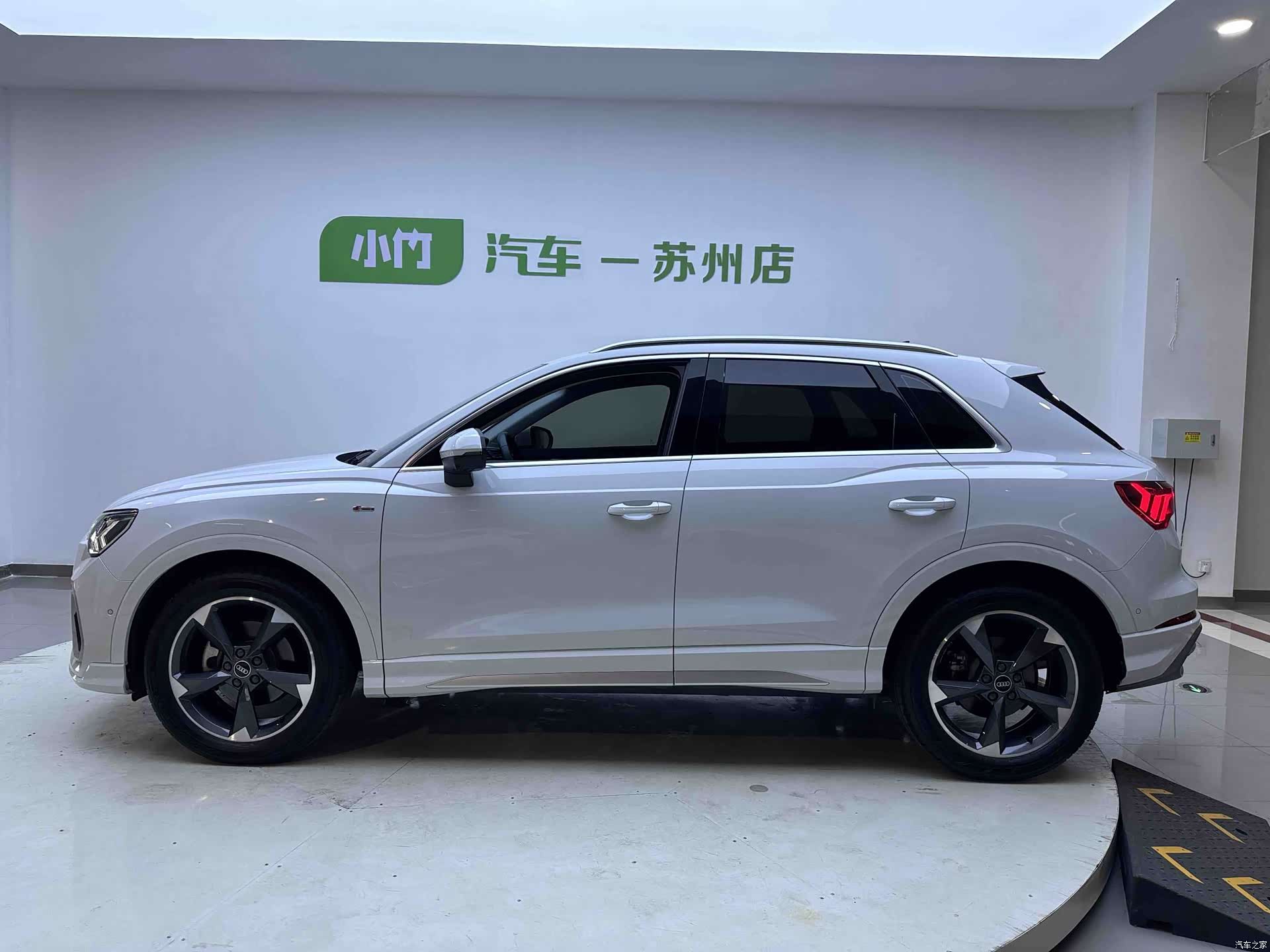 Audi Q3, 2022 все фото