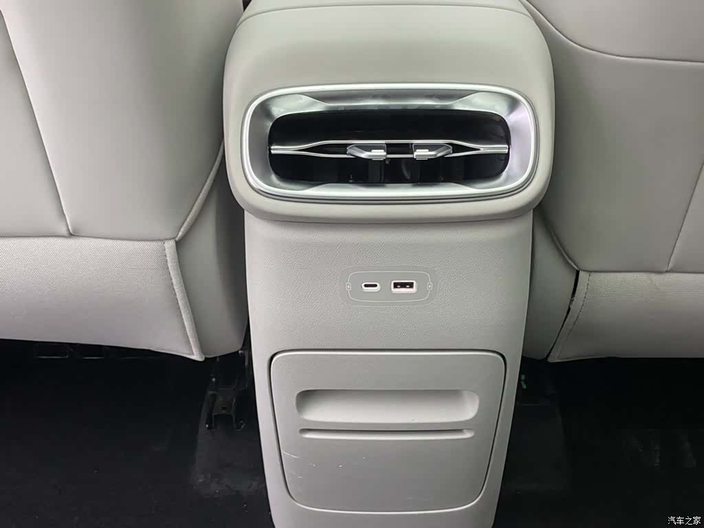 Leapmotor B10, 2025 23
