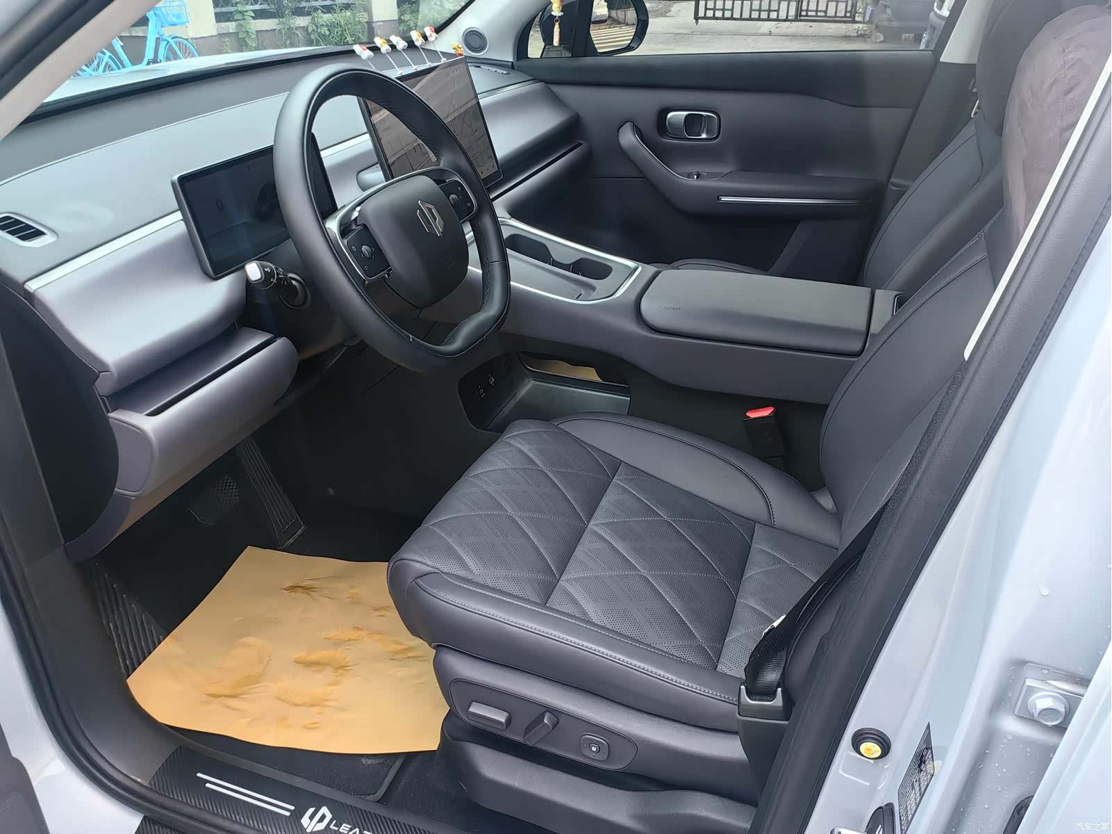 Leapmotor C16, 2025 все фото