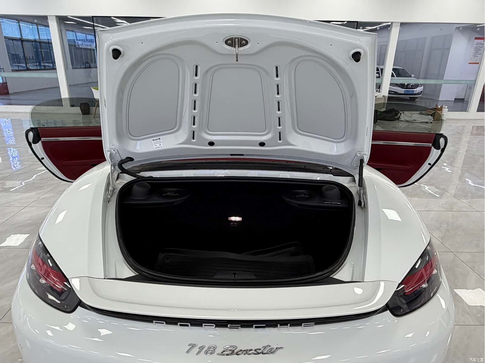 Porsche Boxster, 2023 12