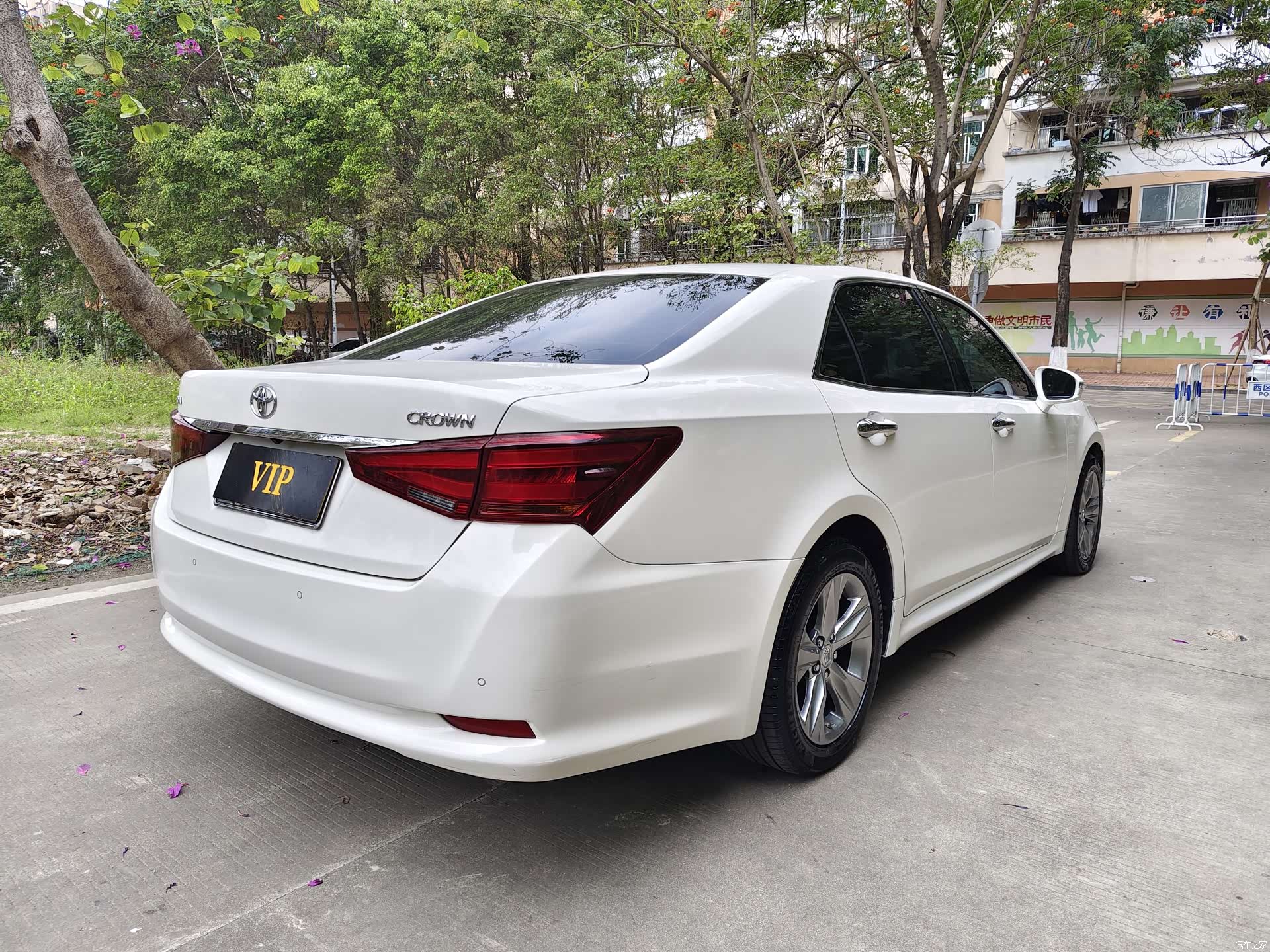 Toyota Crown, 2016 4