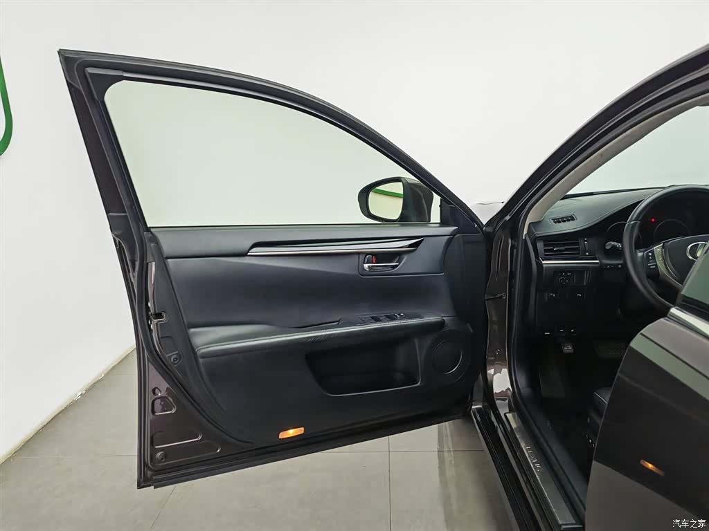 Lexus ES, 2014 8