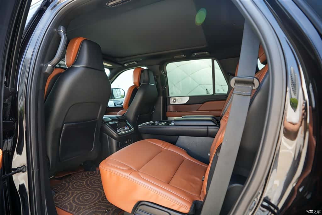 Lincoln Navigator, 2021 10