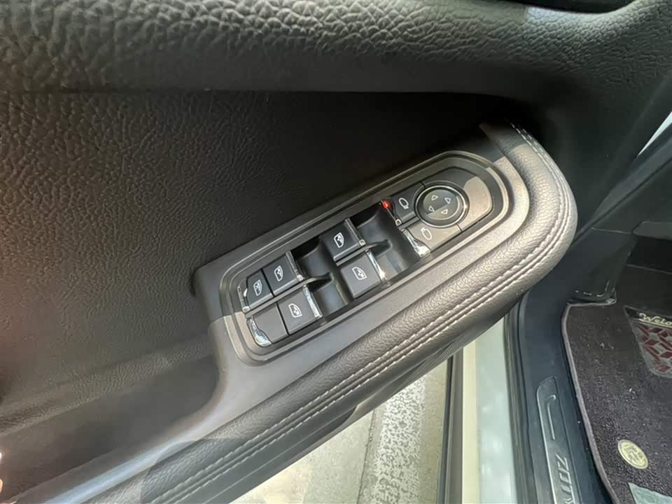 Zotye SR9 Zotye SR9