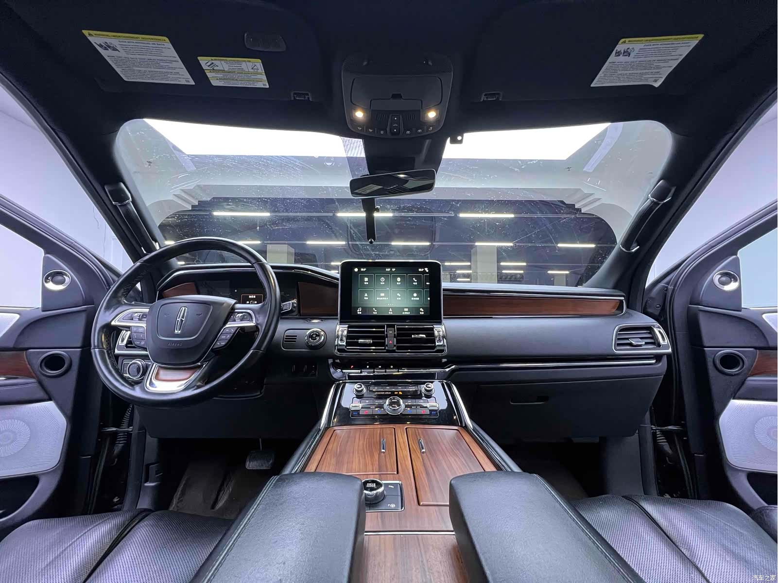 Lincoln Navigator, 2019 16