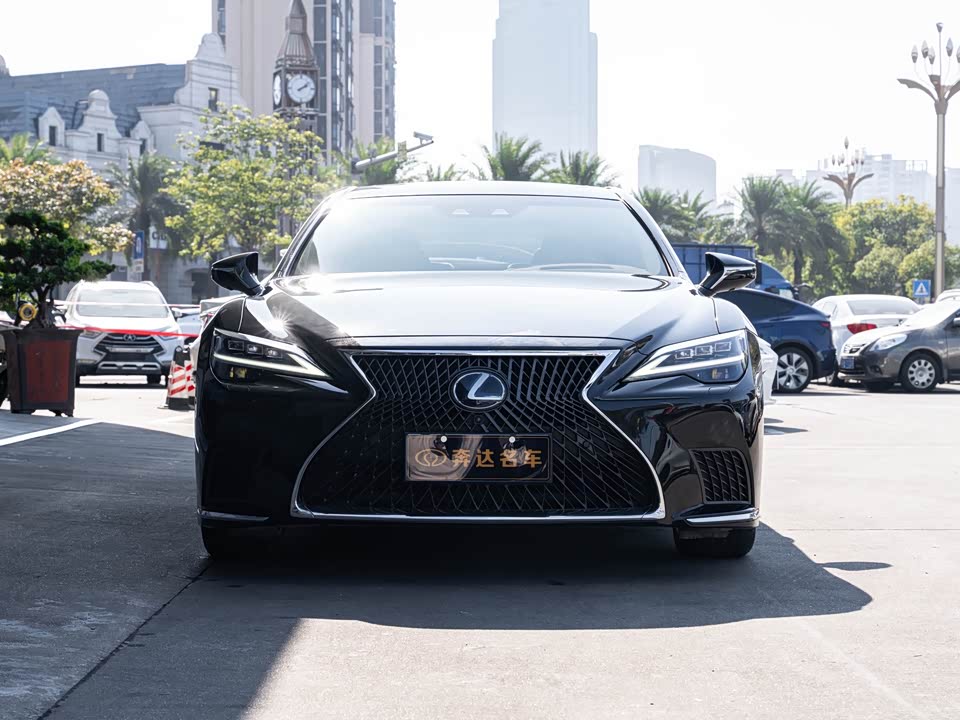 Lexus LS