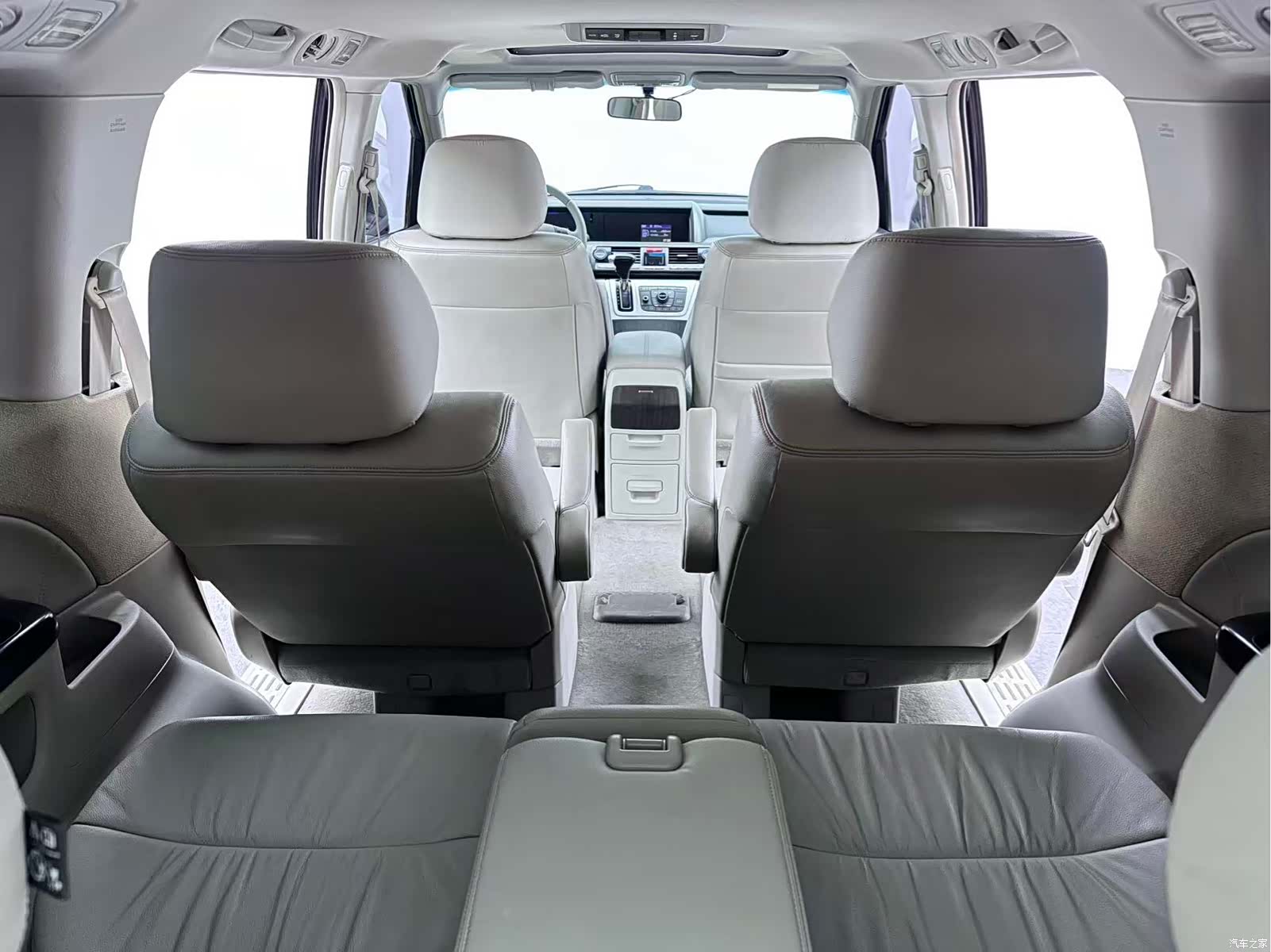 Honda Elysion, 2015 21