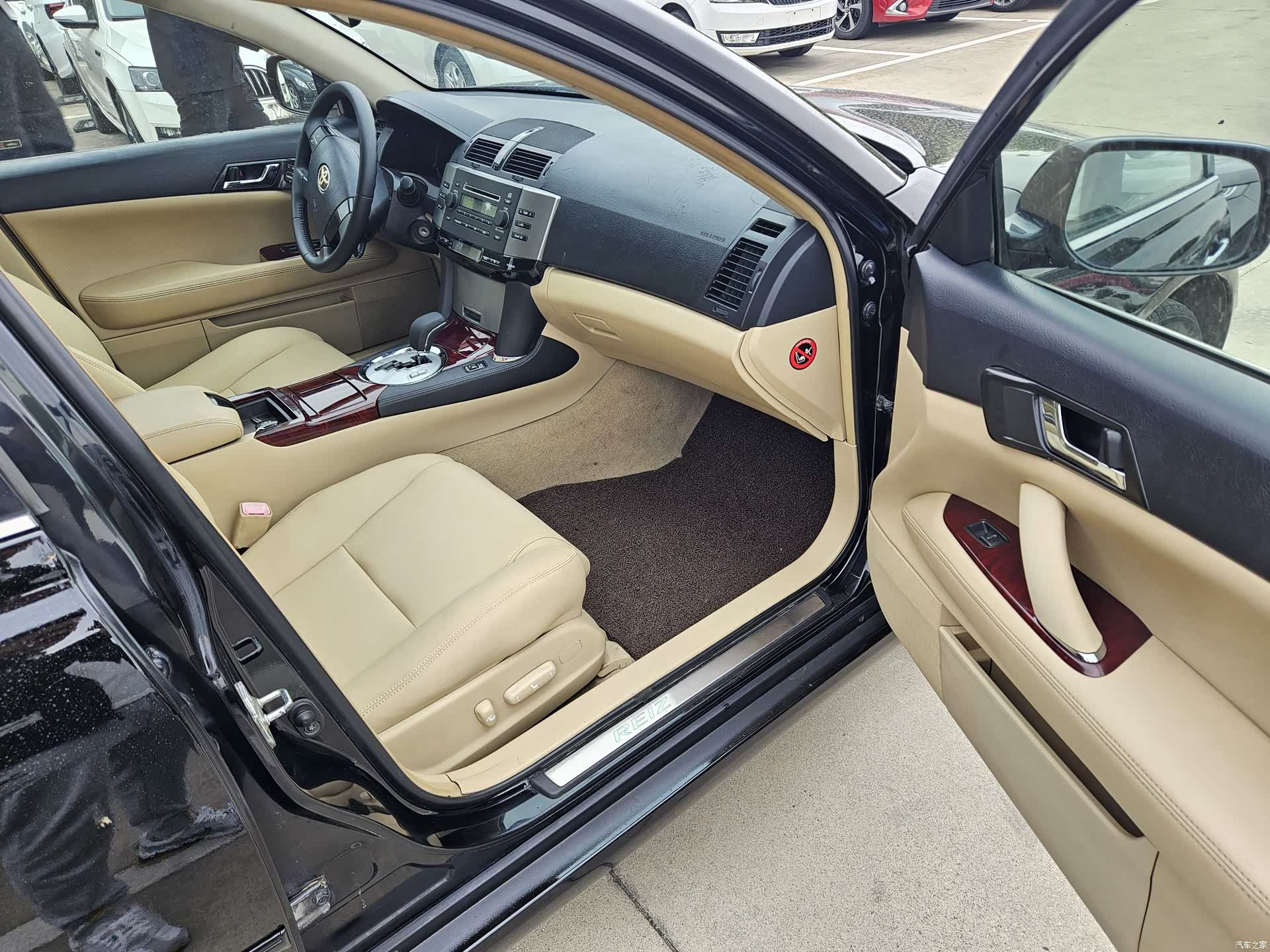 Toyota 2.5S, 2010 13
