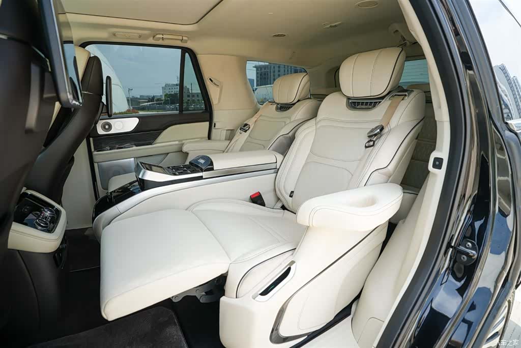 Lincoln Navigator, 2018 12