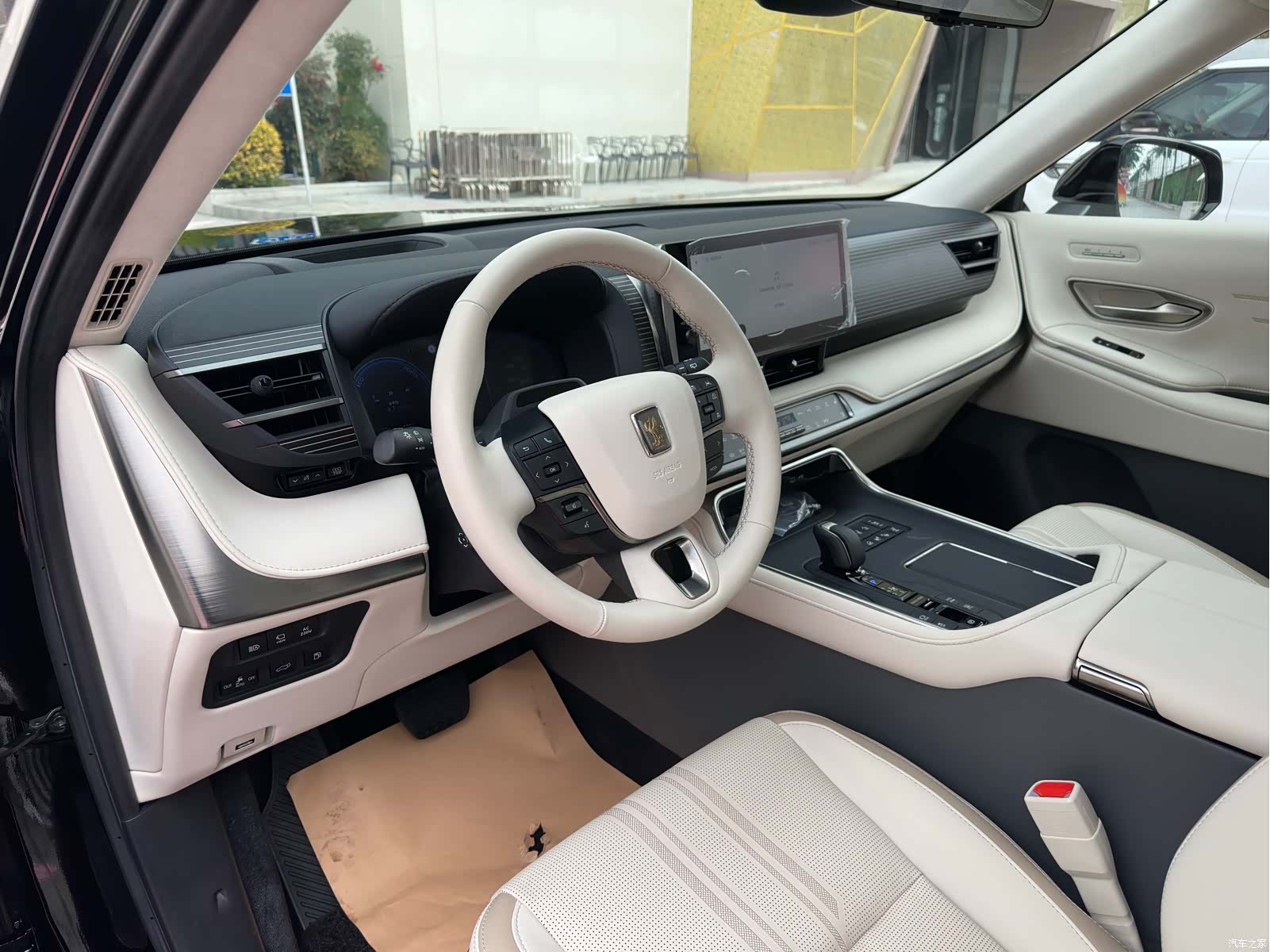 Toyota Century, 2024 9