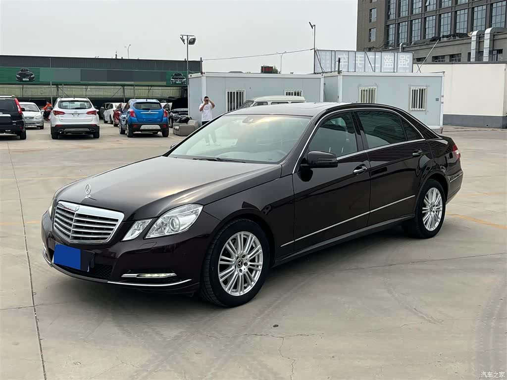 Mercedes-Benz E-Class, 2011 1