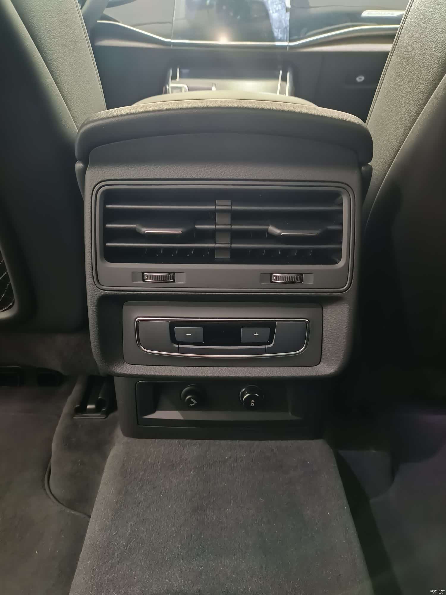 Audi Q7, 2024 8