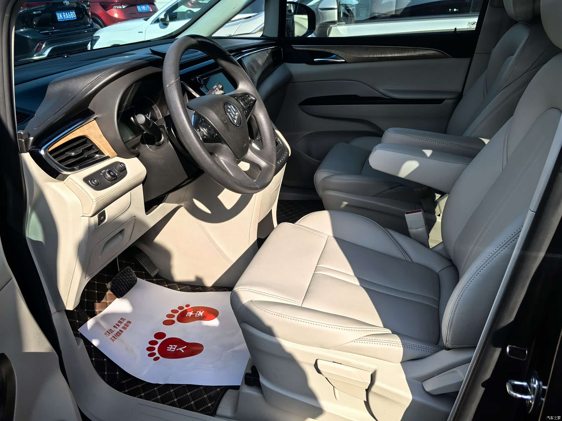 Buick GL8, 2019 3