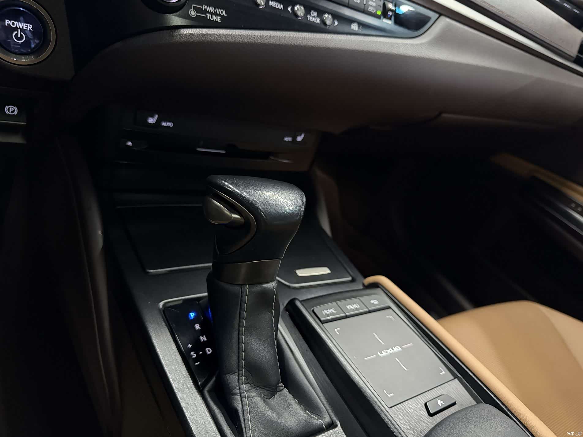 Lexus ES, 2020 16
