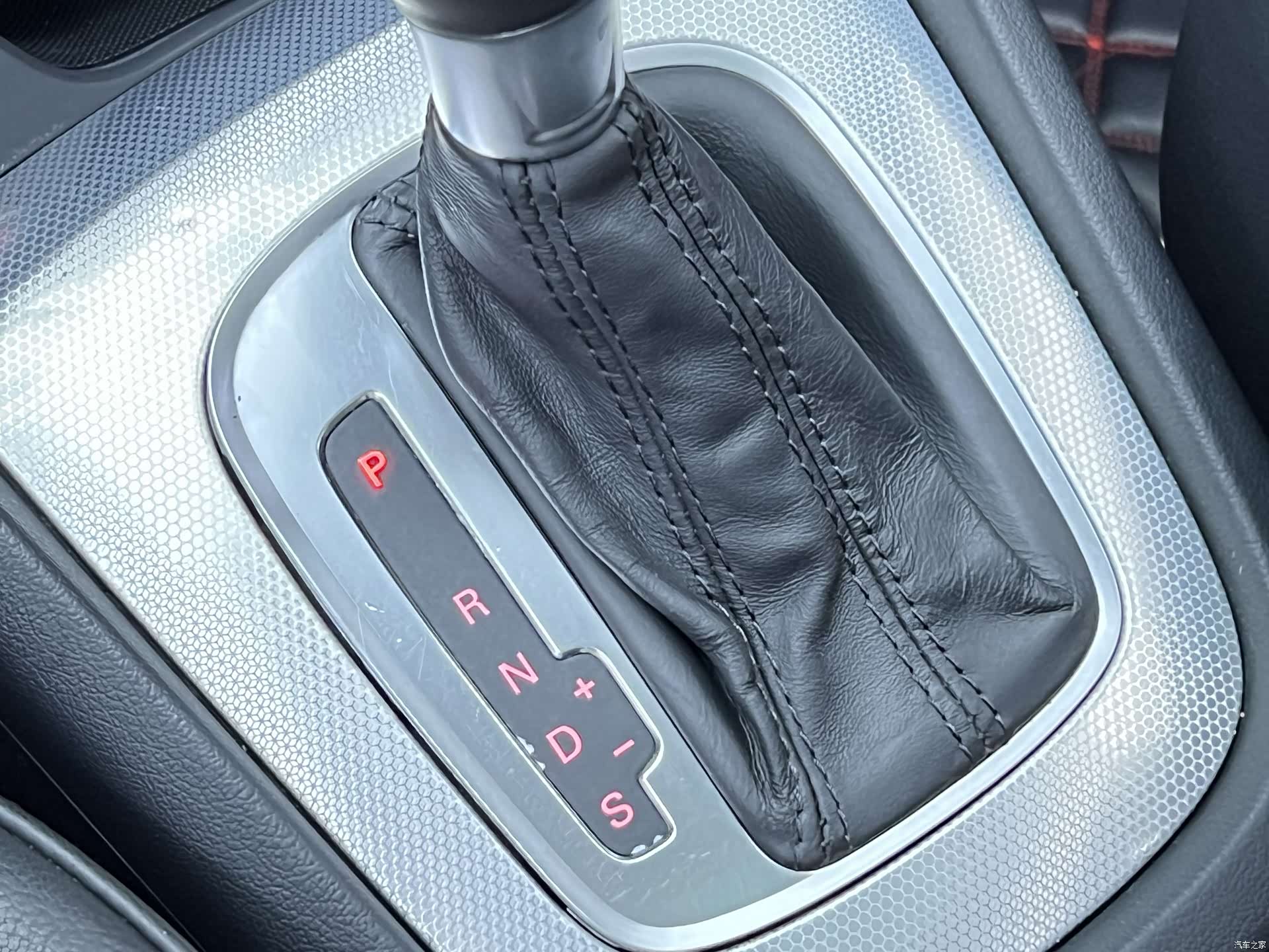 Audi Q3, 2014 27