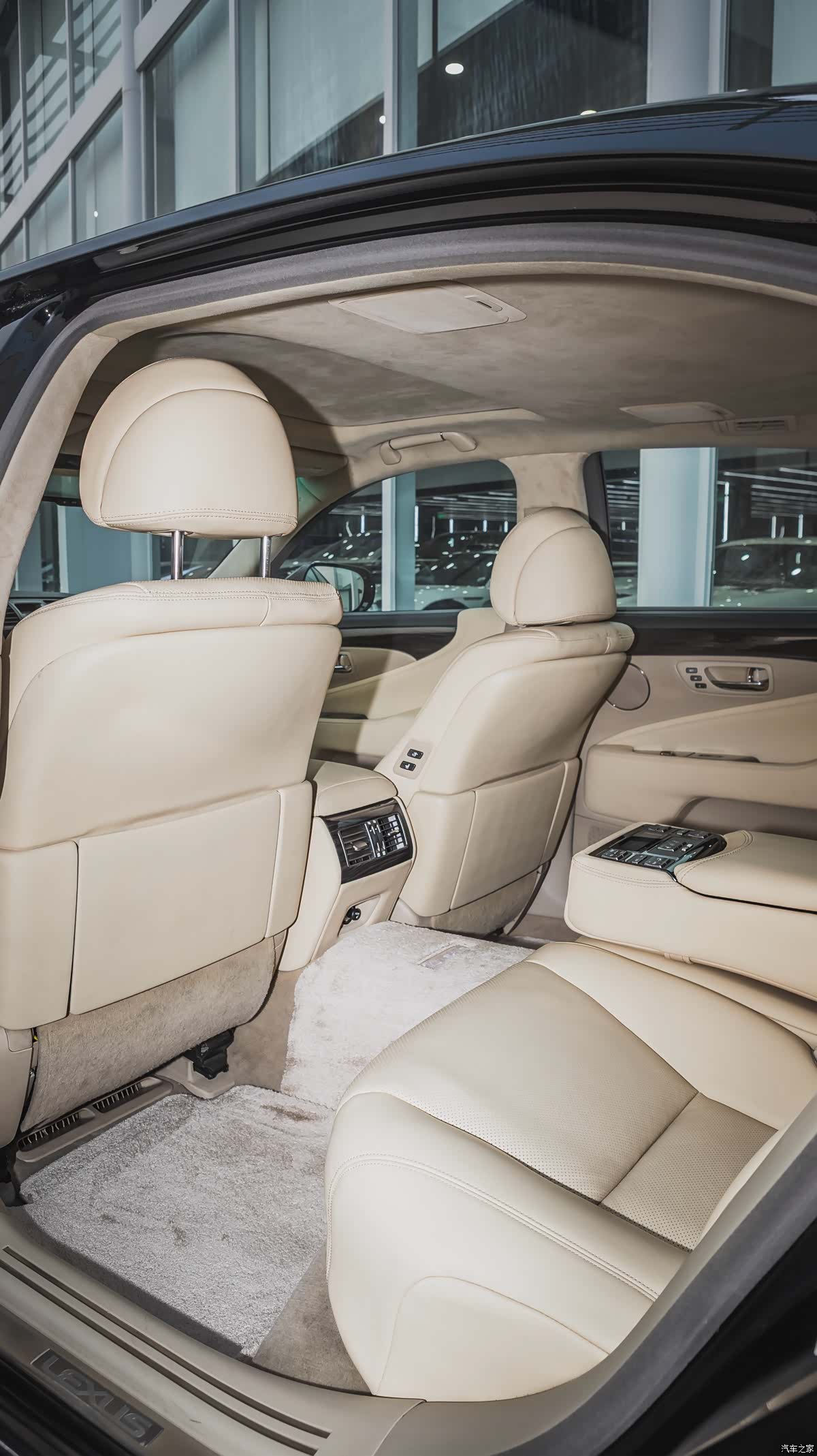 Lexus LS, 2011 6