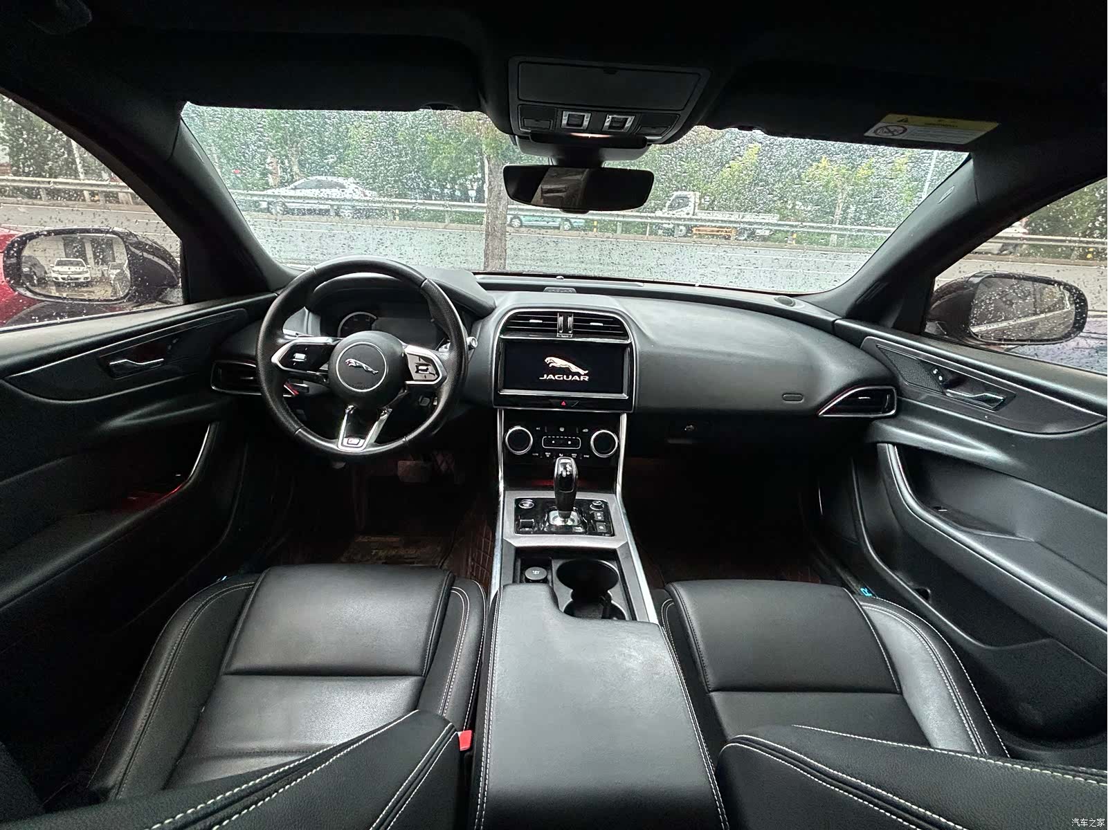 Land Rover XEL, 2020 6