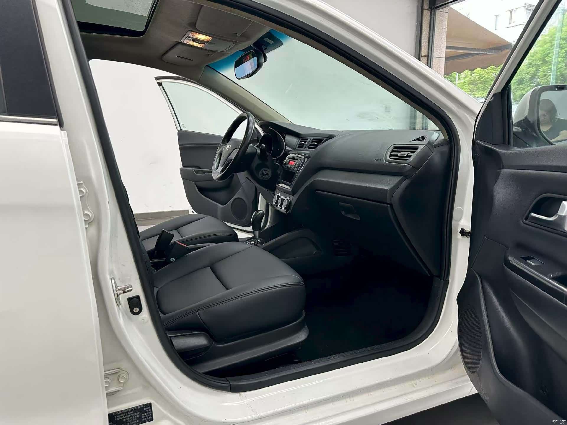 Kia K2, 2015 4