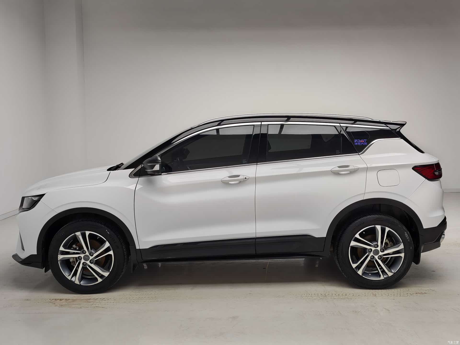Geely Coolray, 2022 9