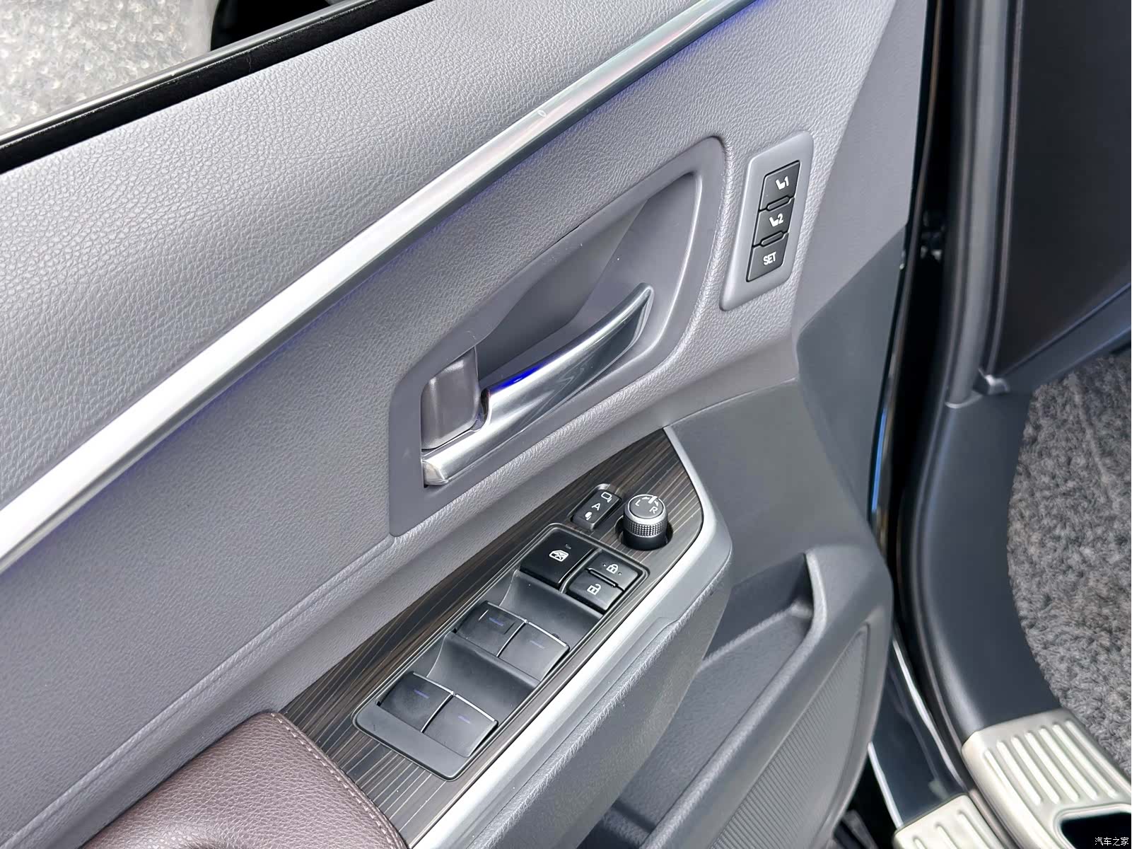 Toyota Granvia, 2023 36