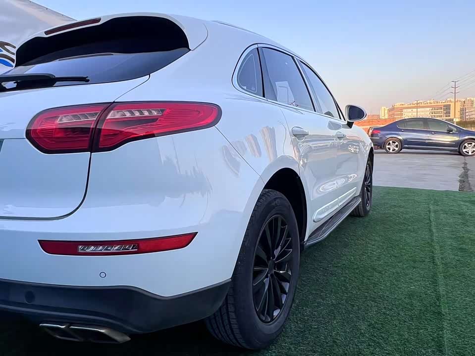 Zotye SR9