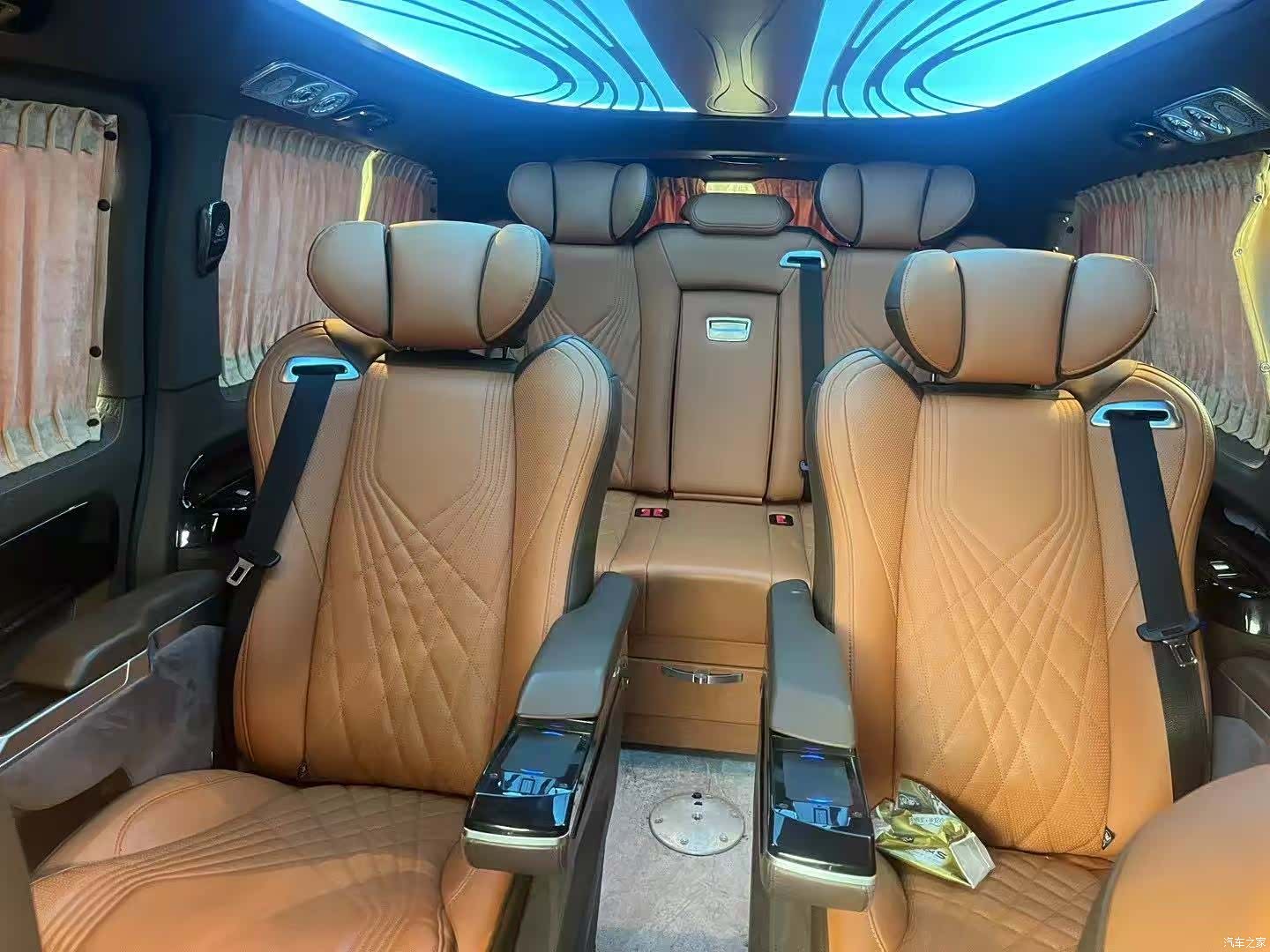 Mercedes-Benz 7, 2024 9