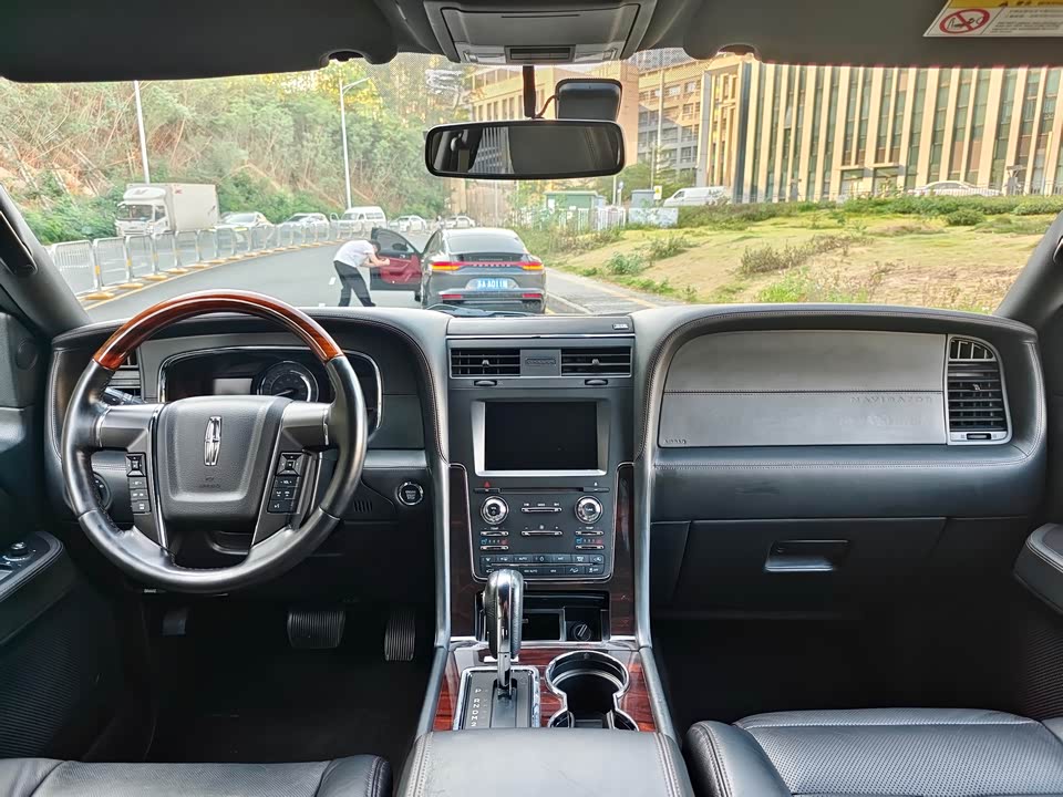 Lincoln Navigator