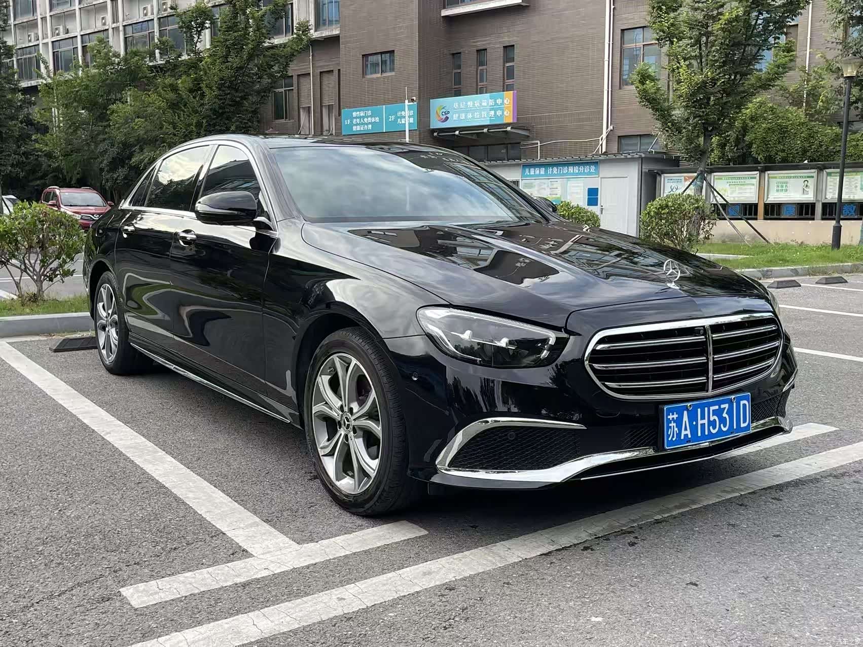 Mercedes-Benz E-Class, 2023 3