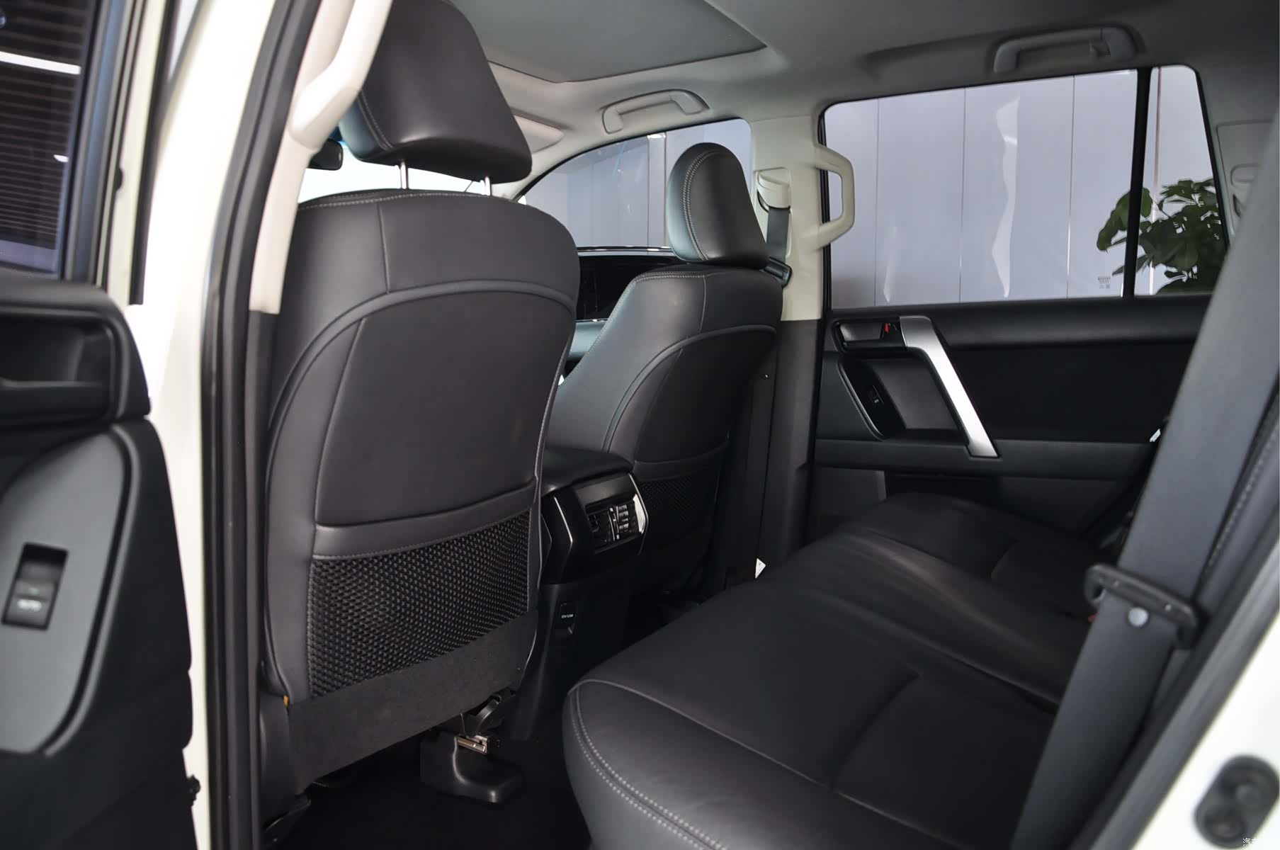 Toyota Prado, 2015 7
