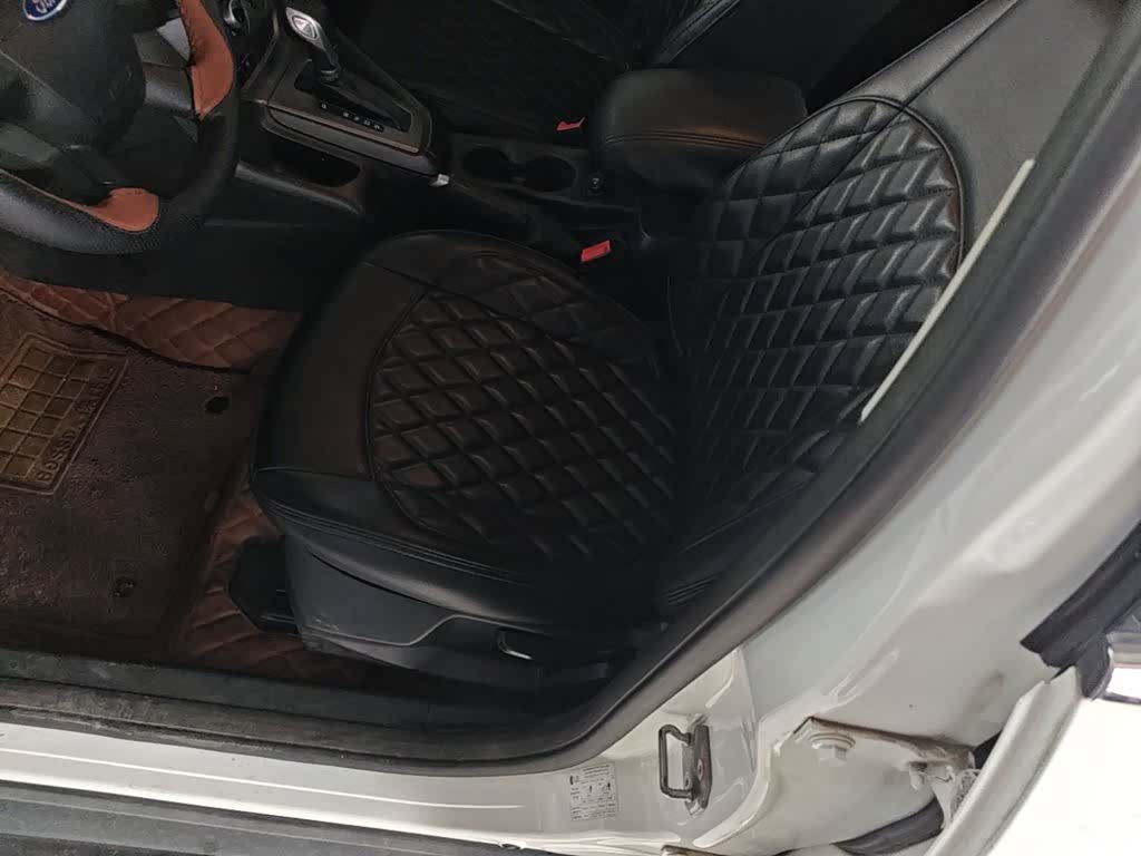 Ford Focus, 2015 11