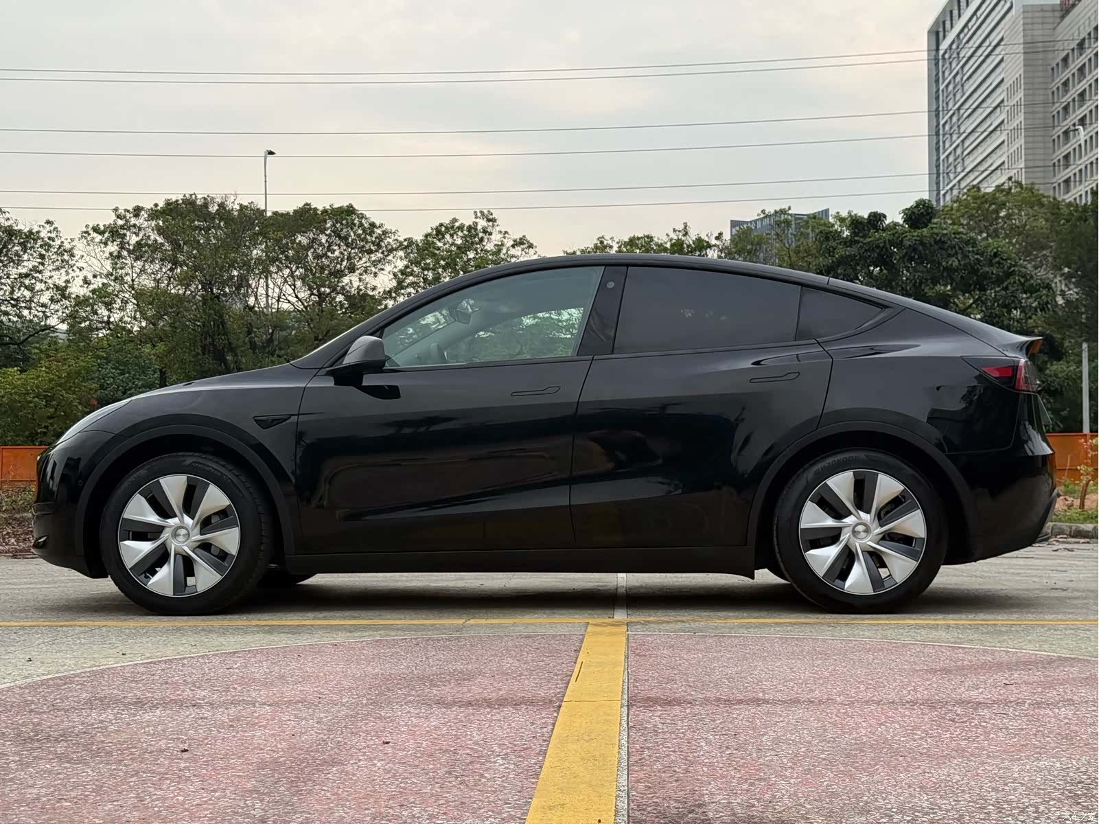 Tesla Model Y, 2023 15