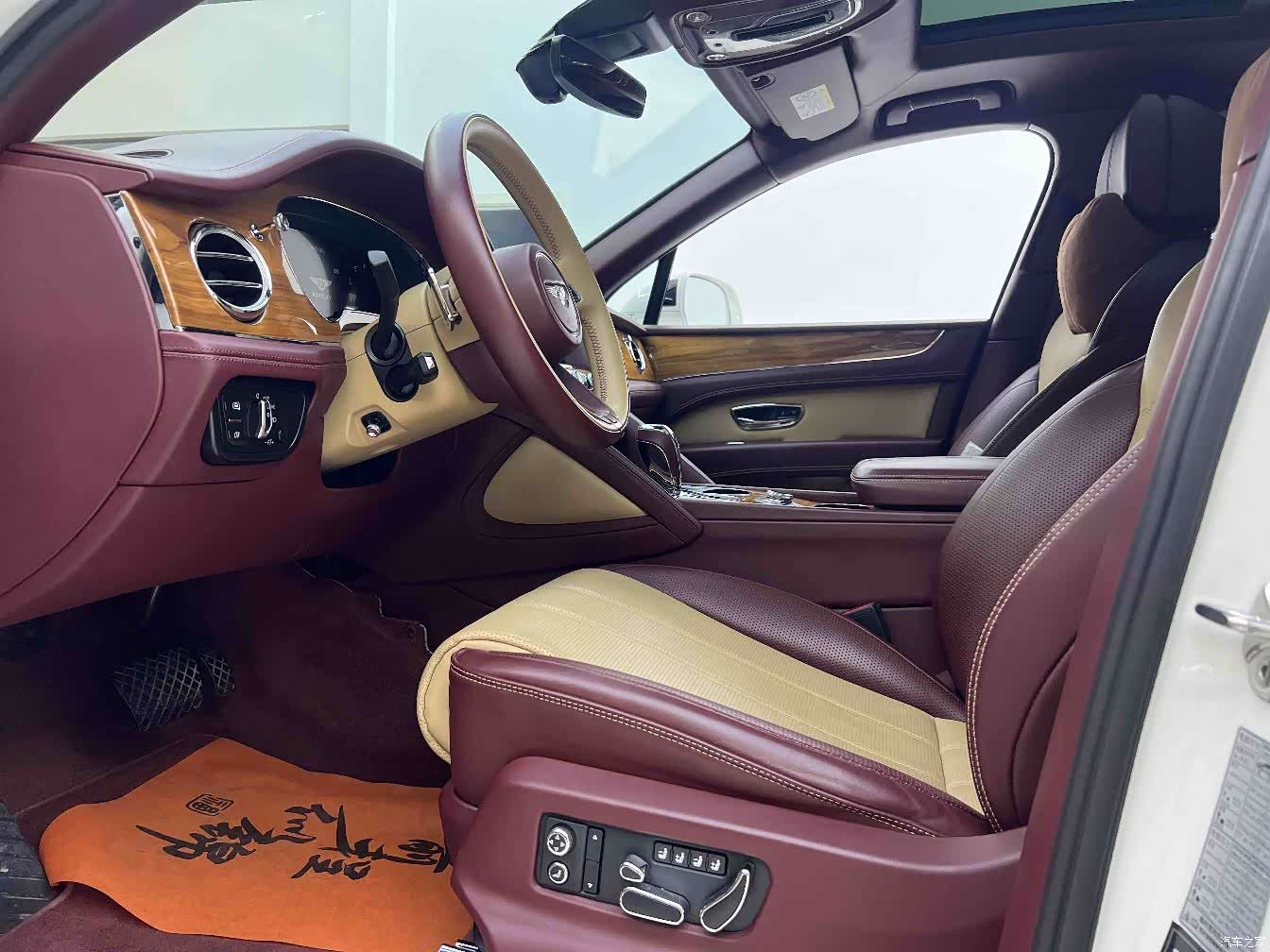 Bentley Bentayga, 2021 6