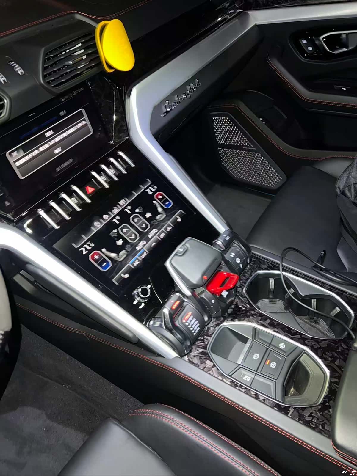 Lamborghini Urus, 2020 10