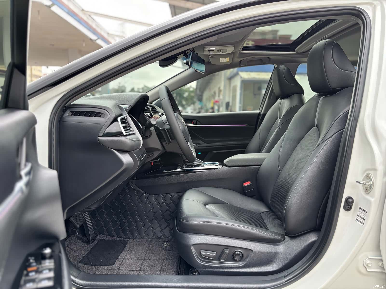 Toyota Camry, 2020 8