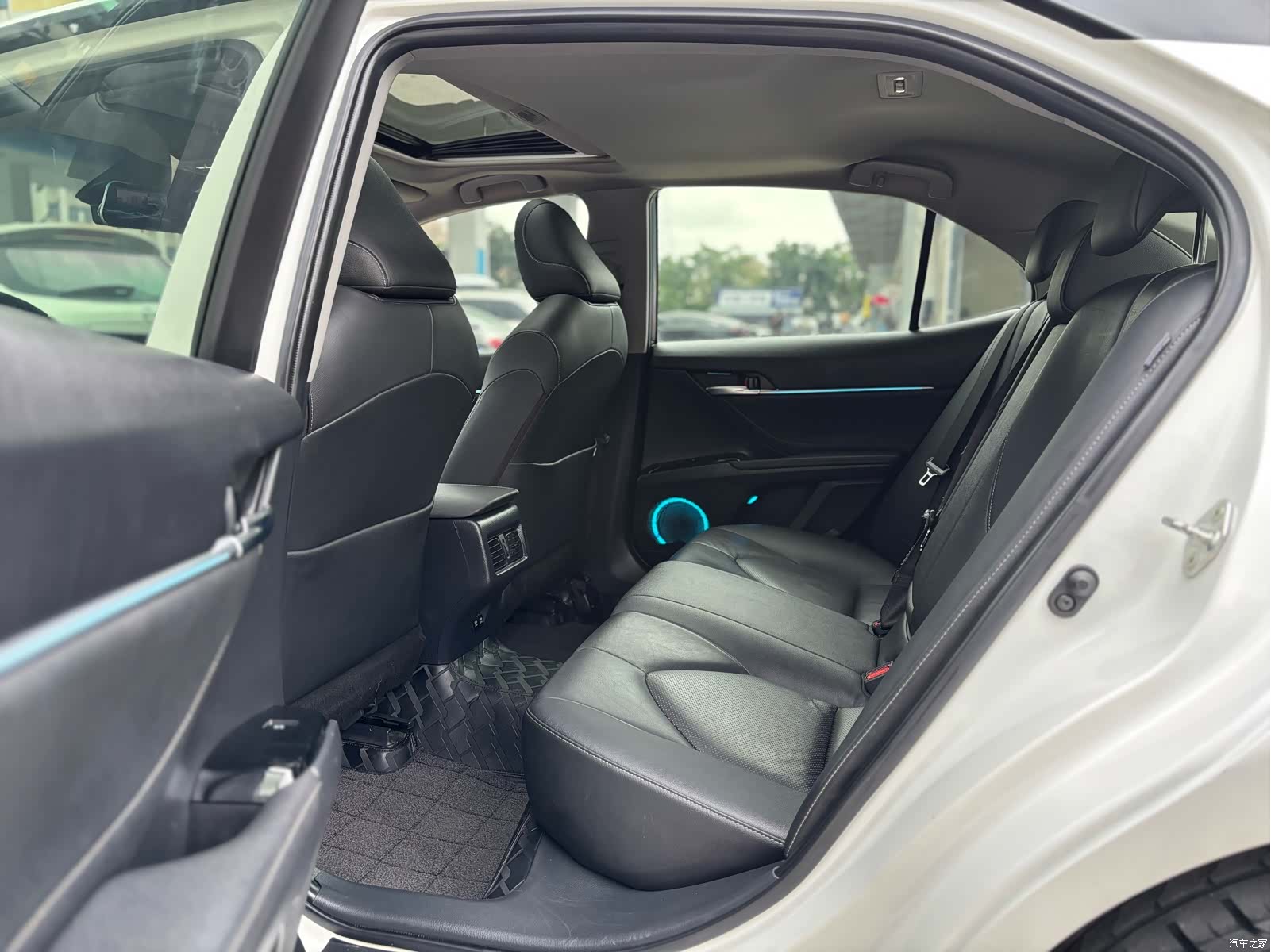 Toyota Camry, 2020 9