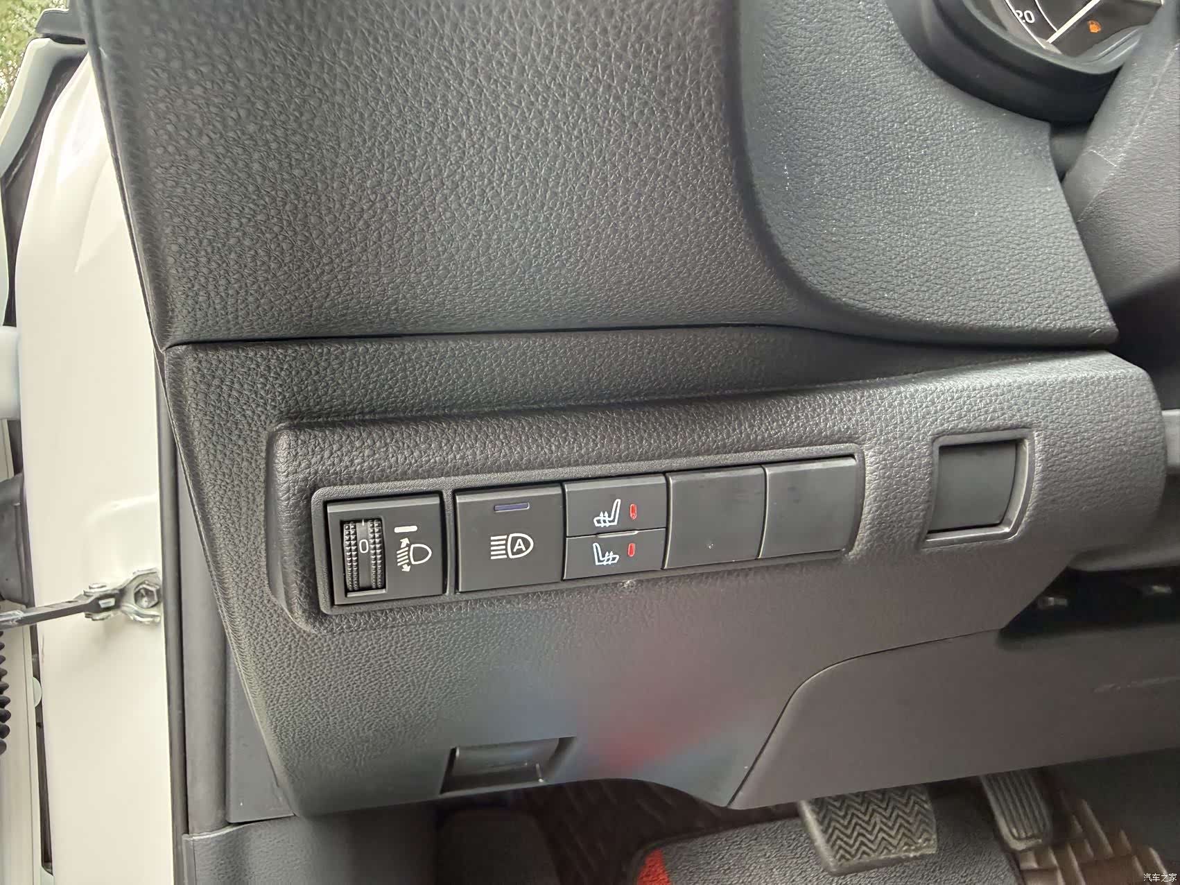 Toyota Corolla, 2026 10