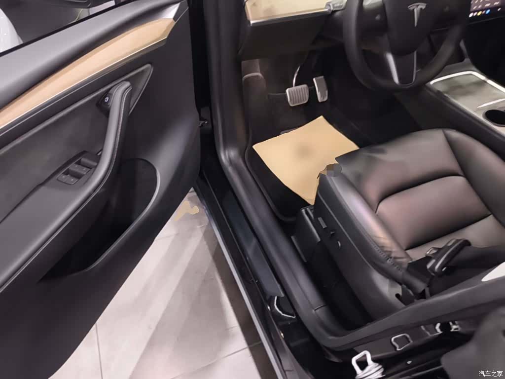 Tesla Model Y, 2022 16